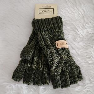 Aran Traditions Green Fingerless Gloves Brand New